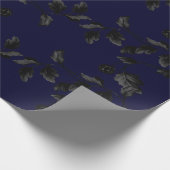 黒い葉の濃紺の花のつる植物パターン ラッピングペーパー (角)