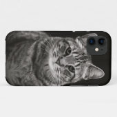 黒い虎猫の子ネコ Case-Mate iPhoneケース (裏面(横))