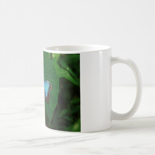 黒い蝶の羽を持つ虹色の青 コーヒーマグカップ (右)