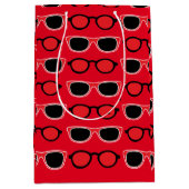 黒い赤いサングラスパターン ミディアムペーパーバッグ (正面)