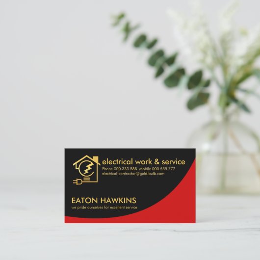 黒い赤い曲率文字 – e電球母線 名刺 (スタンド正面)