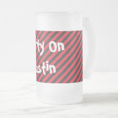 黒い赤の薄い対角線のストライプ フロストグラスビールジョッキ (正面右)