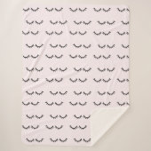 黒い赤面のピンクのまつげ シェルパブランケット (正面)