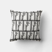 黒い輪郭を持つ白黒のバイオリンの巻物 クッション (裏面)