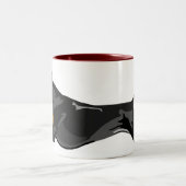 黒い連続したドーベルマン犬 ツートーンマグカップ (中央)