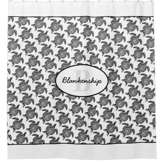 黒い部族の亀の形を白の上に描いたモノグラム シャワーカーテン (正面)