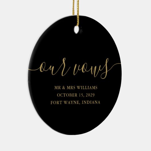 黒い金ゴールドが彼と彼女の誓結婚いを台本にする セラミックオーナメント (右)