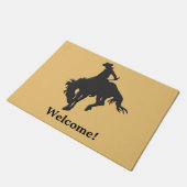 黒い金ゴールドのカウボーイの強く反対する馬の歓迎 ドアマット (アングル)