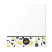 黒い金ゴールドサッカーボールパターン ノートパッド (正面)