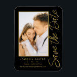 黒い金ゴールドスタイリッシュをモダン結婚保存 マグネット<br><div class="desc">Save The Date Black金ゴールドススタイリッシュクリッモダントのマグネ結婚ットは、あなたの写真と黒い背景を備えカスタムている。提供されている文字ボックスの文字を編集して、テキストでパーソナライズする。©Evco Studio www.zazzle.com/store/evcostudioによる設計</div>