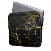 黒い金ゴールド大理石スクリプト ラップトップスリーブ (正面左)