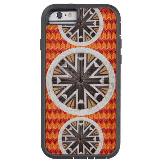 黒い雪片およびオレンジシェブロン Case-Mate iPhoneケース (裏面)