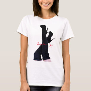 黒い革の太もも高いブーツThunder_Cove Tシャツ