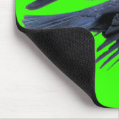 黒い飛んでいるカラスのゴシック、ケルト、野生生物 マウスパッド (コーナー)