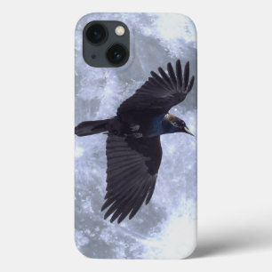 黒い飛んでいるカラスのゴシック、ケルト、野生生物 iPhone 13ケース
