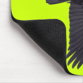 黒い飛んでいるカラスのゴシック、ハイダ、野生生物 マウスパッド (コーナー)