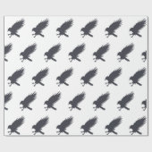 黒い飛んでいるraven – 背景色を選択 ラッピングペーパー (フラット)