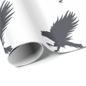 黒い飛んでいるraven – 背景色を選択 ラッピングペーパー (ロールコーナー)