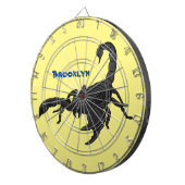 黒い飢えたサソリの漫画イラストレーション ダーツボード (正面右)