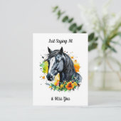 黒い馬が黄色い花に囲まれて こんにちは ポストカード (スタンド正面)