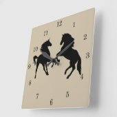 黒い馬 – 選択/テキストの追加/色 スクエア壁時計 (傾斜)