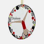 黒い髪の体育専門家の赤く、黒い及び緑のパーソナライズ セラミックオーナメント (右)