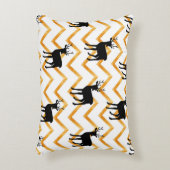 黒い鹿と金ゴールド アクセントクッション (正面(垂直))