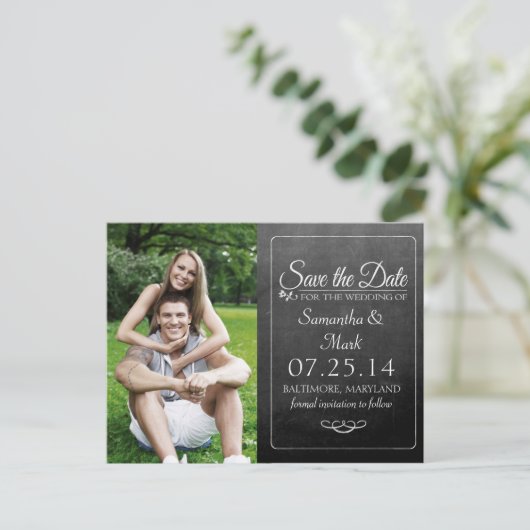 黒い黒板の写真の日付を保存 案内ポストカード (スタンド正面)