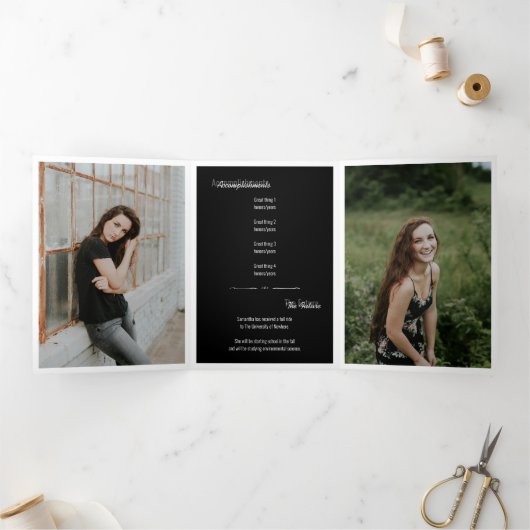黒い5フォトおもしろいボックスの卒業 三つ折り招待状 (内部)