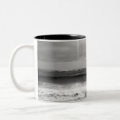 黒いBarrellの波のマグ ツートーンマグカップ (左)