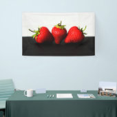 黒いBnrcnaの上の白のイチゴ 横断幕 (トレードショー)