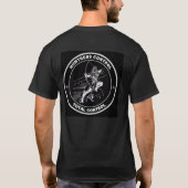 黒いHuntressのワイシャツ Tシャツ (裏面)