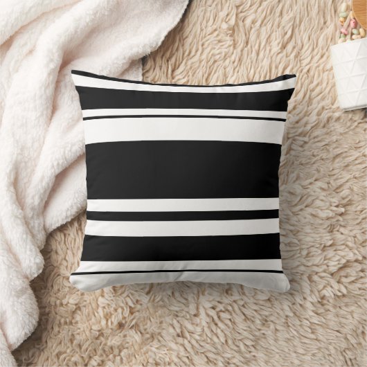 黒いnの白の枕 クッション (ブランケット)