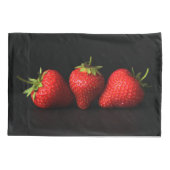 黒いPccnaの3つのイチゴ 枕カバー (裏面)