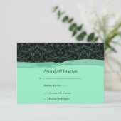 黒いRSVPの3.5x5真新しい緑スクロール及びリボン 出欠カード (スタンド正面)