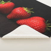 黒いsbcnmの3つのイチゴ シェルパブランケット (3/4)