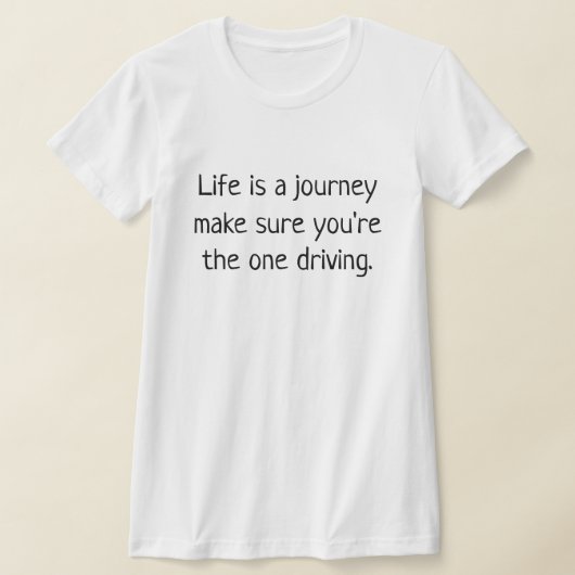 黒いtシャツを着た白書車の車 tシャツ (レイダウン)