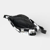 黒おもしろいとグレーと白の子猫 ファニーパック (見開き)