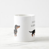 黒およびタンの滑らかな提起のダックスフント コーヒーマグカップ (中央)