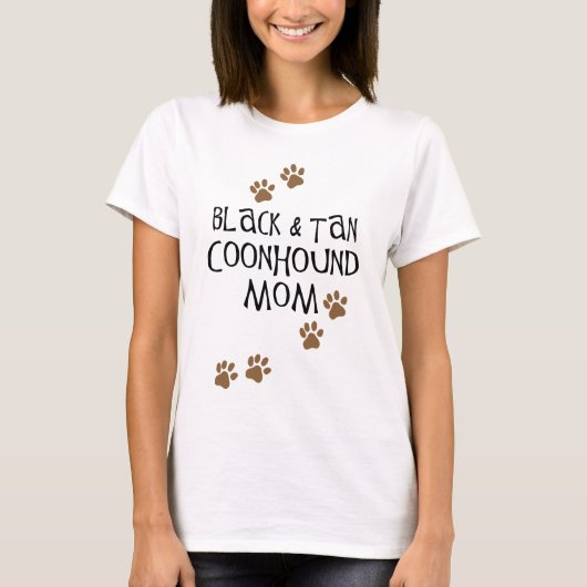 黒およびタンのCoonhoundのお母さん Tシャツ (正面)