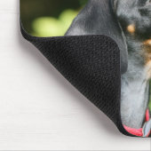 黒およびタンMinitureのダックスフント3 マウスパッド (コーナー)