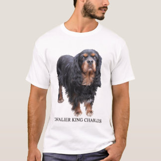 黒およびチャールズブラウン無頓着な王犬 Tシャツ