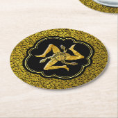 黒および金ゴールドのシシリアのTrinacria ラウンドペーパーコースター (アングル)