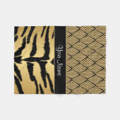 黒および金ゴールドのトラ動物パターン フリースブランケット (正面(横))