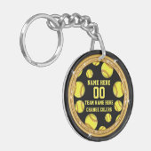 黒および金ゴールドのパーソナライズなソフトボールのバッグのラベル キーホルダー (正面左)