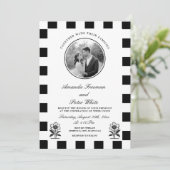 黒お洒落と白のフォトチェッカーボ結婚ード 招待状 (スタンド正面)