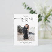 黒お洒落文字フォト婚約 案内ポストカード (スタンド正面)