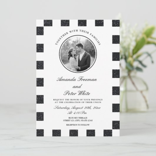 黒お洒落白グリッターチェッカーボ結婚ード 招待状 (スタンド正面)