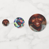 黒かわいらしアニメ誕生日女子パーソナライズされた コンフェッティ (正面)