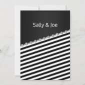 黒かわいらしストライプ結婚ズグレー 招待状 (正面)